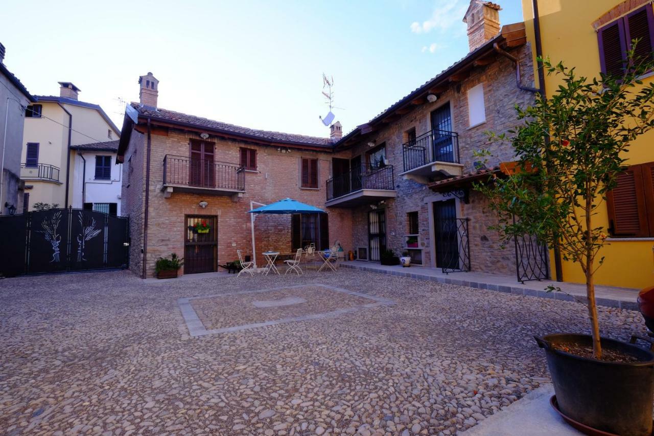 B&B La Corte Suites Salice Terme Eksteriør billede