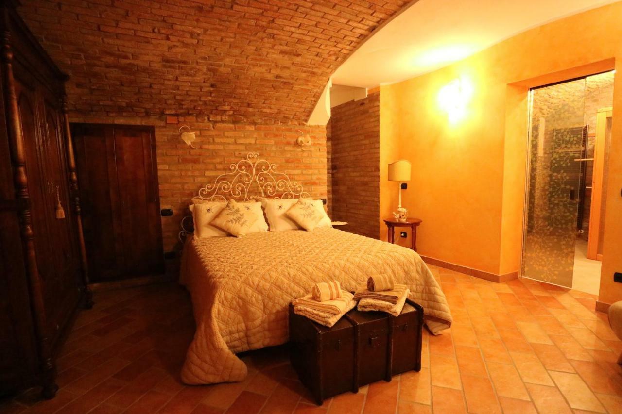 B&B La Corte Suites Salice Terme Eksteriør billede
